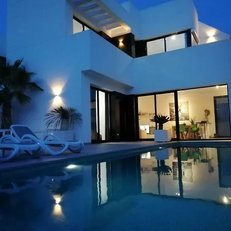 Casa Romantica :-) بيت للعطل *